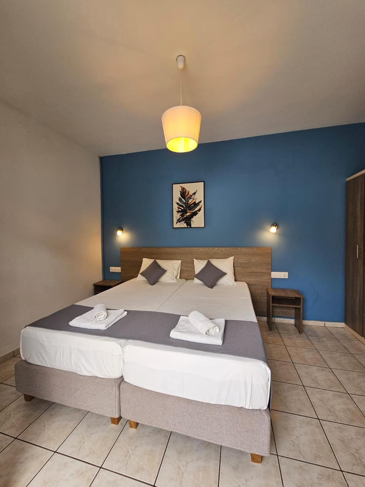 Gardelis Gardens Apartment Беницес Стая снимка