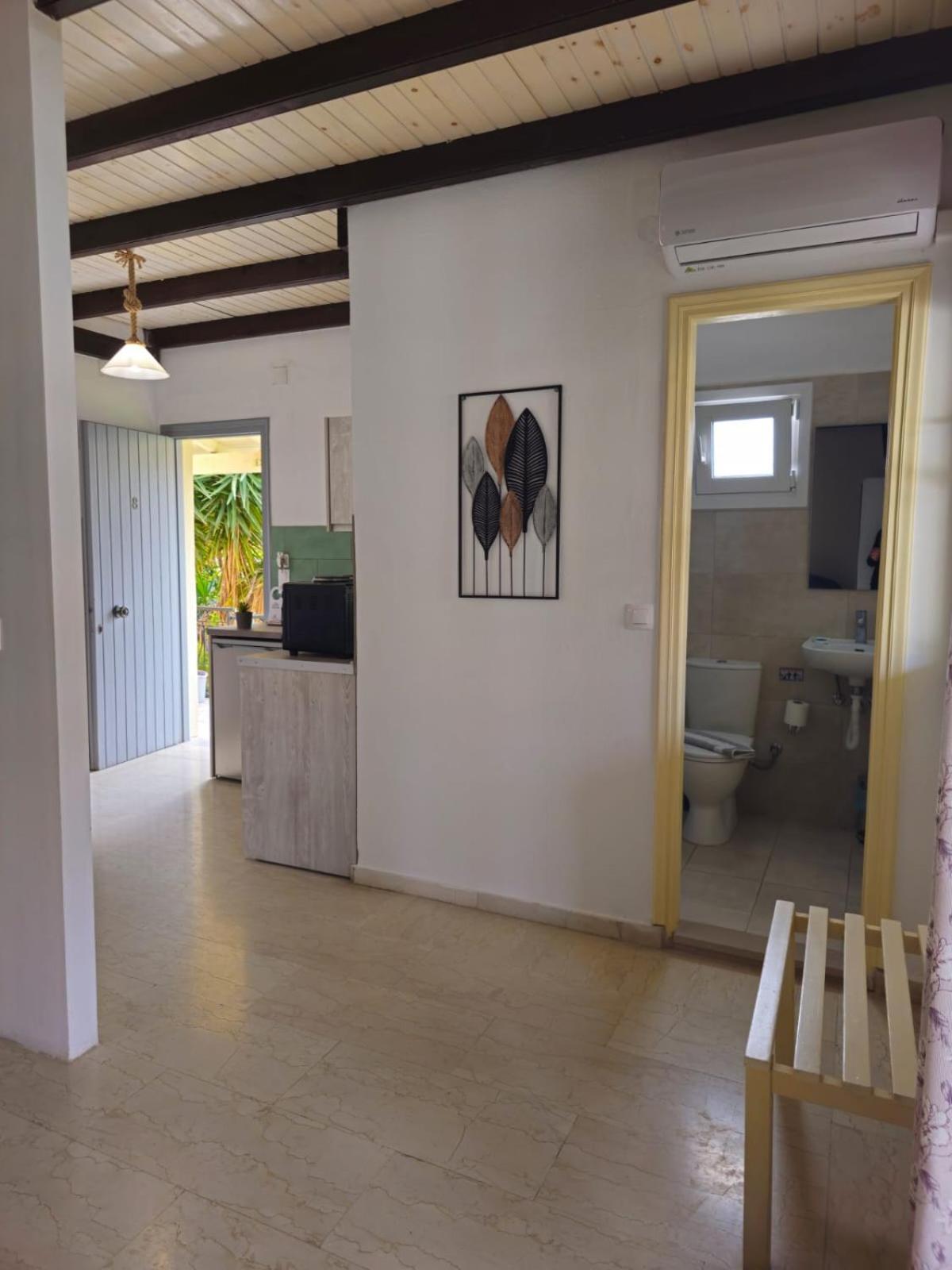 Gardelis Gardens Apartment Беницес Стая снимка