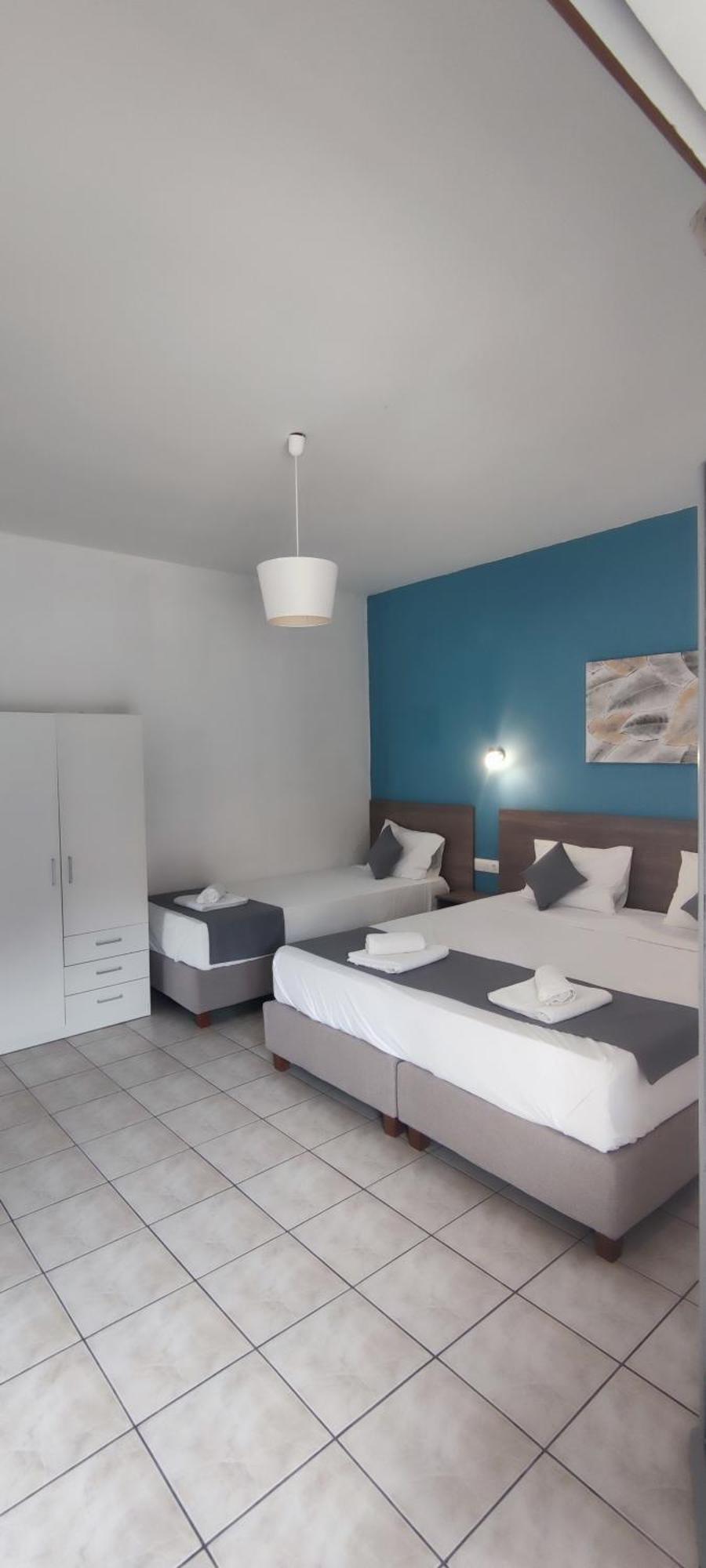 Gardelis Gardens Apartment Беницес Стая снимка