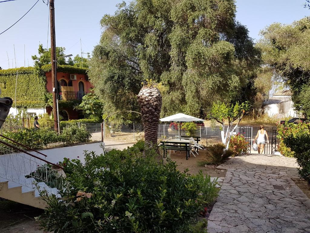 Gardelis Gardens Apartment Беницес Екстериор снимка